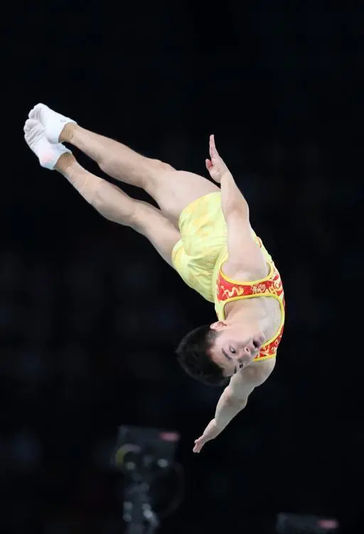 开云-关于蹦床跳跃大赛，空中舞者的精彩绽放的信息